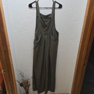 NWOT Chic Olive Green Jumpsuit with Side Zipper and Pockets